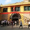 Hoa Lo prison, the “red address” to educate the younger generations on patriotism and the nation’s noble revolutionary tradition has surged in popularity. (Photo: VNA)