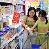 Shoppers at a supermarket in HCM City (Photo: VNA)