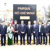 The Hanoi delegation visit Ho Chi Minh Monument in Santiago during their working trip to Chile. (Photo: VNA)