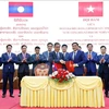 Dien Bien province and Laos' Luang Namtha sign a memorandum of understanding on cooperation at the sides' talks in Dien Bien Phu city on August 22. (Photo: VNA)