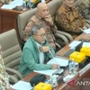 Indonesia's Trade Minister Zulkifli Hasan (in green jacket) during a meeting with Commission VI of the House of Representatives in Jakarta on September 4 (Photo: Antara)