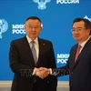 Vietnamese Minister of Construction Nguyen Thanh Nghi (R) and Russian Minister of Construction, Housing and Utilities Irek Faizullin at their meeting in Moscow on September 10. (Photo: VNA)