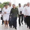 General Secretary of the Communist Party of Vietnam Central Committee and State President To Lam (C) and First Secretary of the Communist Party of Cuba Central Committee and President of Cuba Miguel Diaz Canel Bermudez (R) visit the ZEDM. (Photo: VNA)