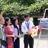 Visitors to the exhibition (Photo: VNA)