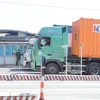 A vehicle awaiting export clearance at the Huu Nghị international border gate in Lang Son province. (Photo: VNA)