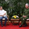 President of Cuba Miguel Díaz-Canel (R) receives Thai Binh Corporation's President Tran Thanh Tu. (Photo: VNA)