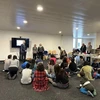 Parents and students of Binh Minh school hold a ceremony to honour teachers on Vietnamese Teachers' Day (November 20) (Source: Vietnamese Embassy in Switzerland)