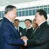 Party General Secretary To Lam (L) meets with Speaker of the Malaysian House of Representatives Tan Sri Dato' Johari Bin Abdul in Kuala Lumpur on November 21. (Photo: VNA)