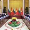 An overview of the talks between Vietnamese State President Luong Cuong and Bulgarian President Rumen Radev in Hanoi on November 25. (Photo: VNA)