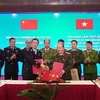 Dien Bien provincial Department of Public Security and Public Security Bureau of Pu’er city sign Memorandum of Understanding outlining bilateral cooperation on ensuring security and order in the border areas (Photo: VNA)