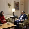 Deputy Minister of Foreign Affairs Nguyen Minh Hang (left) and Egyptian Minister of Foreign Affairs and Immigration Badr Abdelatty (Photo: VNA)