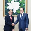 National Assembly Chairman Tran Thanh Man (R) meets with Singapore’s Parliament Speaker Seah Kian Peng on the sidelines of the 45th AIPA General Assembly (Photo: VNA)