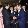 National Assembly Chairman Tran Thanh Man and his spouse are welcomed at Haneda Airport on December 3 evening (Photo: VNA)