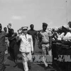 General Vo Nguyen Giap is warmly welcomed by leaders and people of Cotonou during his visit to Benin from November 5-8 in 1980. (File Photo: VNA)