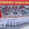 Solemne desfile militar conmemora 70º aniversario de Victoria de Dien Bien Phu