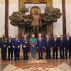 El presidente de Vietnam,To Lam, su homólogo de Timor Leste, José Ramos-Horta, y delegados en el Museo Ho Chi Minh (Foto: VNA)