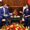 La vicepresidenta vietnamita Vo Thi Anh Xuan recibe al embajador sueco, Johan Ndisi (Foto: VNA)