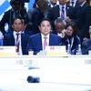 El primer ministro de Vietnam, Pham Minh Chinh, participa en la sesión plenaria de la Cumbre del grupo ampliado de los BRICS, en la ciudad de Kazán, Rusia. (Foto: VNA)