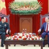 El secretario general del Partido Comunista de Vietnam, To Lam (derecha), recibe al coronel general Zhang Youxia, vicepresidente de la Comisión Militar Central de China. (Foto: VNA)