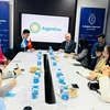 El embajador de Argentina en Vietnam, Marcos A. Bednarski, habla con los periodistas (Foto: VNA)