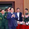 El primer ministro de Vietnam, Pham Minh Chinh, visita la Academia Nacional de Defensa (Foto: VNA)