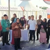 Le ministre des Affaires sociales Tri Rismaharini interagit avec la communauté des personnes âgées pour la commémoration de la Journée nationale des personnes âgées 2024 à North Aceh, Aceh, le 29 mai 2024. Photo : ANTARA/Sean Filo Muhamad