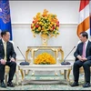 Le vice-Premier ministre et ministre de l'Intérieur thaïlandais Anutin Charnvirakul (à gauche) et le Premier ministre cambodgien Hun Manet (Photo : nationthailand.com)