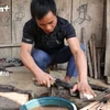 蒙族同胞致力于传承传统铁匠业
