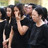 越南民众表达对“胡志明的杰出学生”深深的敬意与深切的哀悼。图自越通社