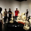 “南爵——土地之魂”展展出100多件独特的陶瓷艺术作品。图自越通社