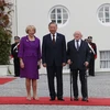 Irish President Michael D. Higgins (R) and his spouse chair an official welcome ceremony for General Secretary of the Communist Party of Vietnam Central Committee and State President To Lam (R). (Photo: VNA)