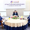 Vietnamese Prime Minister Pham Minh Chinh (R) has a working breakfast with his Lao and Cambodian counterparts, Sonexay Siphandone (C) and Samdech Thipadei Hun Manet (L) (Photo: VNA)