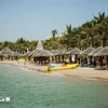 Située à environ 400 km au Nord-Est d'Hô Chi Minh-Ville et à plus de 1 200 km au Sud de Hanoï, Nha Trang possède une belle plage. Photo: VNA