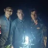 L'équipe de recherche et de sauvetage a retrouvé le sous-colonel Nguyên Hông Quân (Centre) à 20h05. Photo: VNA