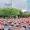 2024年夏季瑜伽节吸引来自世界各国的大量瑜伽爱好者参与。图自越南之声