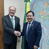 Vice President and Minister of Development, Industry, Trade and Services of Brazil Geraldo Alckmin and Vietnamese Ambassador to Brazil Bui Van Nghi. (Photo: VNA broadcasts)