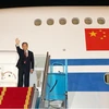 Chinese Premier Li Qiang arrives at the Noi Bai International Airport in Hanoi on October 12 (Photo: VNA)