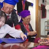 Mong Hoa ethnic people’s embroidery, wax painting on display