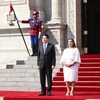 Peruvian President hosts welcome ceremony for Vietnamese State leader