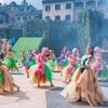 Inspired by the beauty of the myriad flowers at Ba Na and performed on a multi-level stage with various props, Fairy Blossom brings visitors to a vibrant "live-action" fairy-tale world. (Photo: Sun World Ba Na Hills)