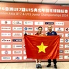 La badmintonista vietnamita Nguyen Thi Thu Huyen gana una medalla de plata en los Campeonatos Asiáticos sub-17 y sub-15. (Fuente: VNA)