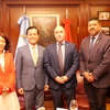 1- El Presidente provisional del Senado argentino, Bartolomé Abdala, el vicecanciller vietnamita Ha Kim Ngoc, la embajadora Ngo Minh Nguyet y Sergio Barboza, jefe de gabinete de la Subsecretaria Relaciones Internacionales y Cooperación Institucional de la Legislatura de Buenos Aires. (Fuente: VNA)