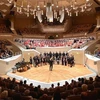 由德国室内合唱团演唱的越南民歌首次亮相柏林爱乐音乐厅。图自越通社 ​
