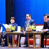 越南政府总理范明政（右二）26日出席由越南劳动总联合会举办的“2024年提高国家劳动生产率”论坛。图自越通社