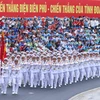 Déflié d'officers de la Marine populaire du Vietnam. Photo: VNA