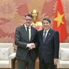 Le vice-président de l'Assemblée nationale (AN), Nguyen Duc Hai (droite), et le ministre-président de Hesse (Allemagne), Boris Rhein. Photo: VNA