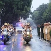 Déploiement de policiers de la circulation aux heures de pointe pour assurer la sécurité routière. Photo : VNA