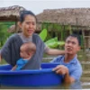 A staged photo from a YouTuber's video clip is spread as that of a family evacuating from flooding. (Photo: Screenshot)