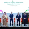 Prime Minister Pham Minh Chinh (third from right) at the inauguration ceremony and opening of FPT's Middle East regional office in Saudi Arabia on October 30. (Photo: VNA)