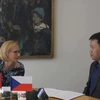 捷克和摩拉维亚共产党主席卡特日娜·科内奇纳接受越通社驻布拉格记者采访。图自越通社